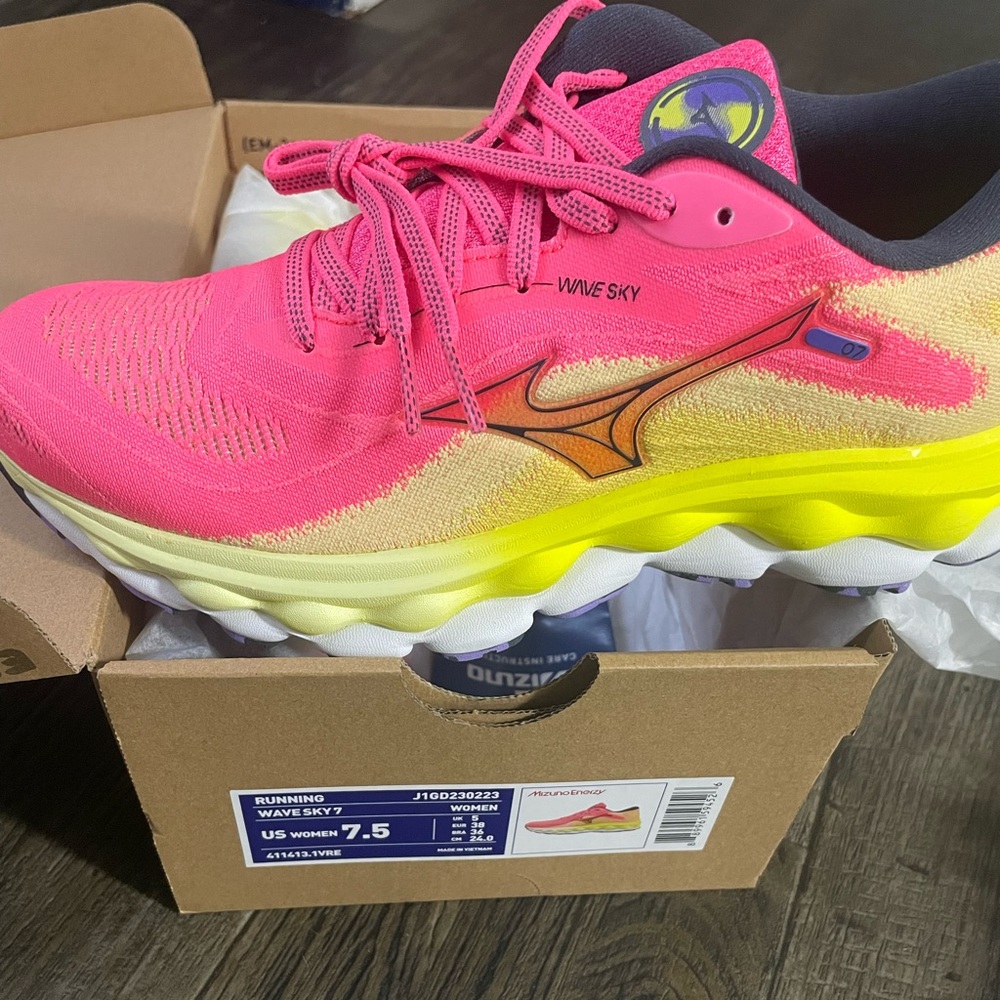 Mizuno Wave Sky 7 BRAND NEW